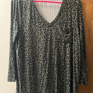 Market & Spruce Relaxed Gray 3/4 Sleeve Blouse